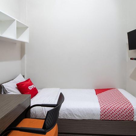 Oyo 3253 Sofia Residence Telukjambe 외부 사진
