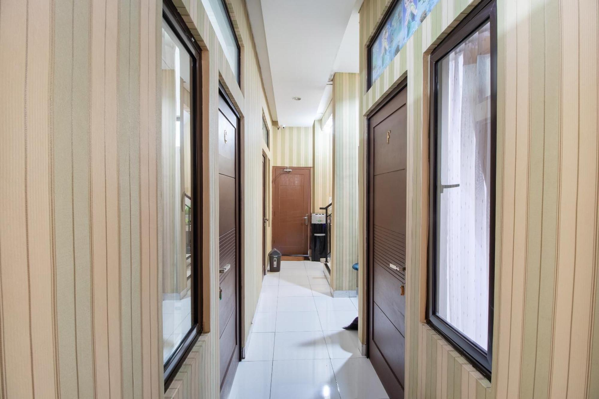 Oyo 3253 Sofia Residence Telukjambe 외부 사진